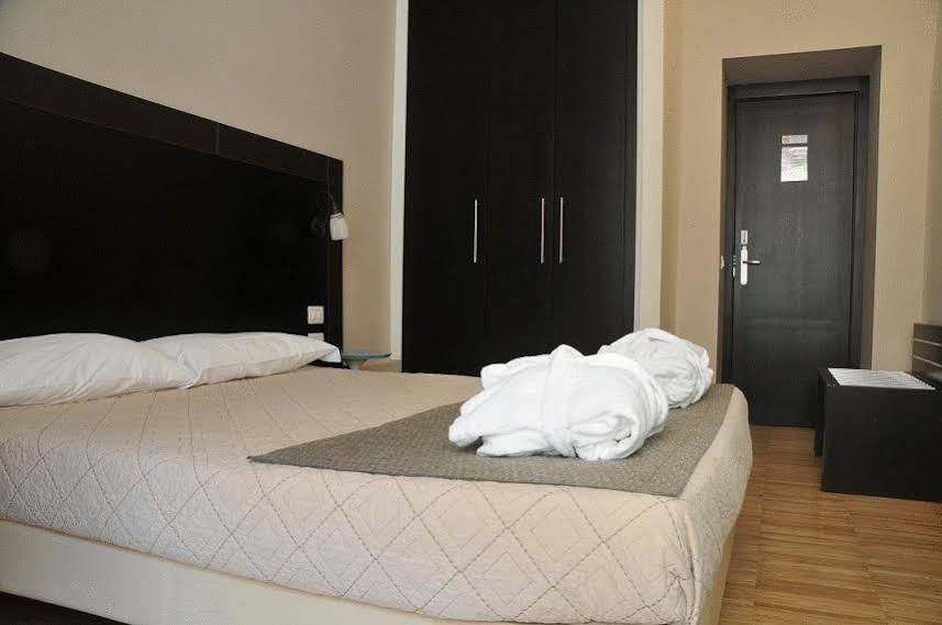 Sotto Il Sole Di Roma Bed & Breakfast Exterior photo